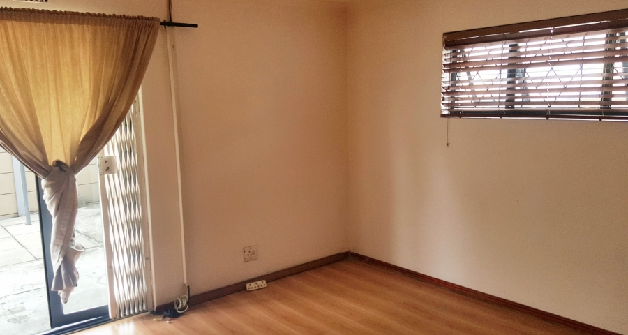 To Let 1 Bedroom Property for Rent in Wetton Western Cape